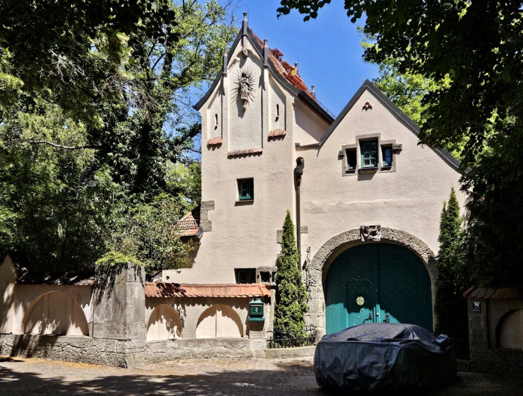 Villa in der Montenstraße 8 Neuhausen