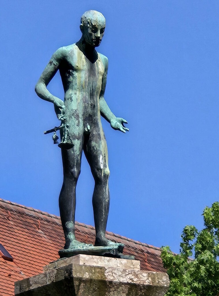 Merkur von Josef Wackerle im Ladenhof der Borstei