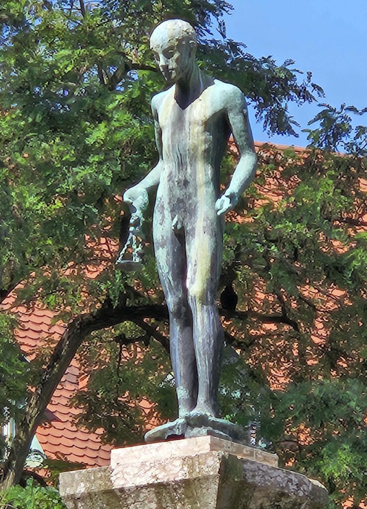 Merkur von Josef Wackerle im Ladenhof der Borstei