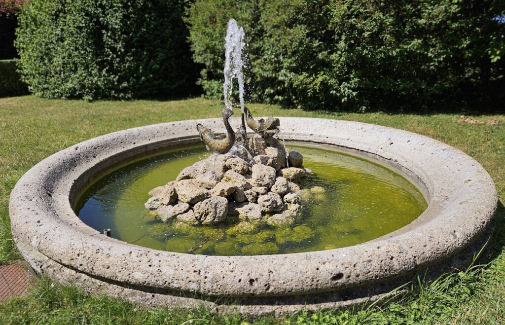 Borstei Brunnen im Ladenhof