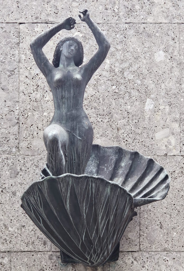 Südbad Fassade Figur