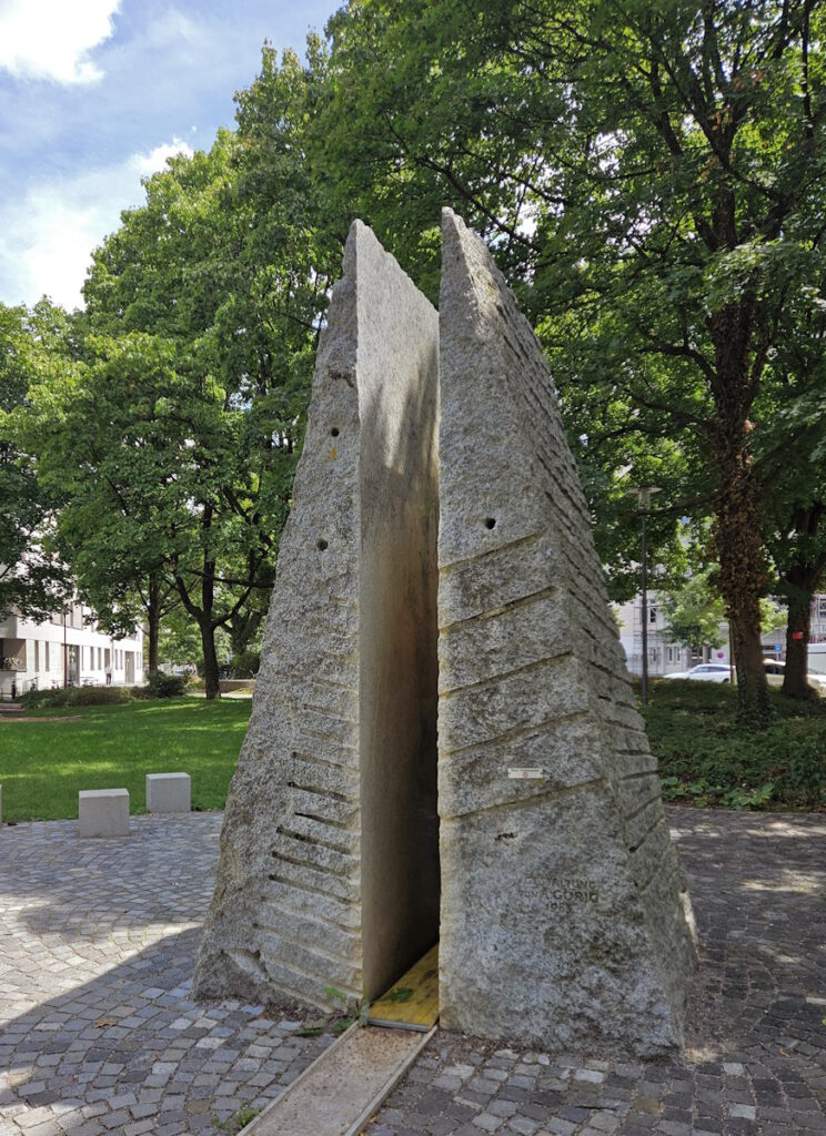 Alfred Görig Pyramiden-Brunnen am Partnachplatz