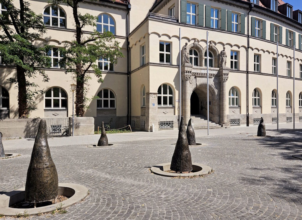 Märchenbrunnen am Ernst-Toller-Platz