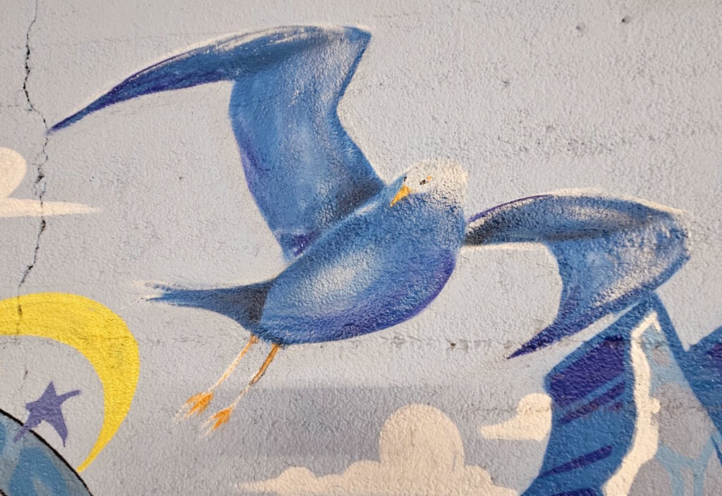 Der Blaue Vogel: Streetart am Bahnhof Moosach