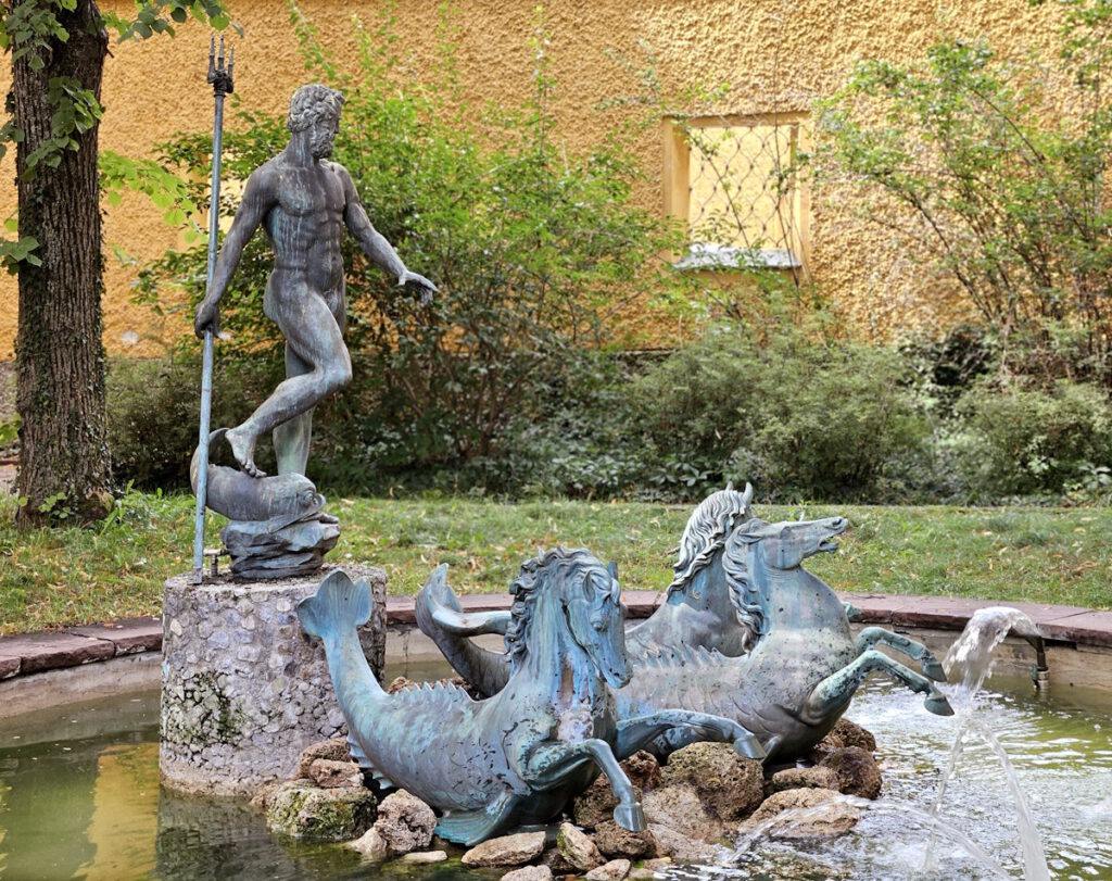 Borstei Rosengarten Neptunbrunnen