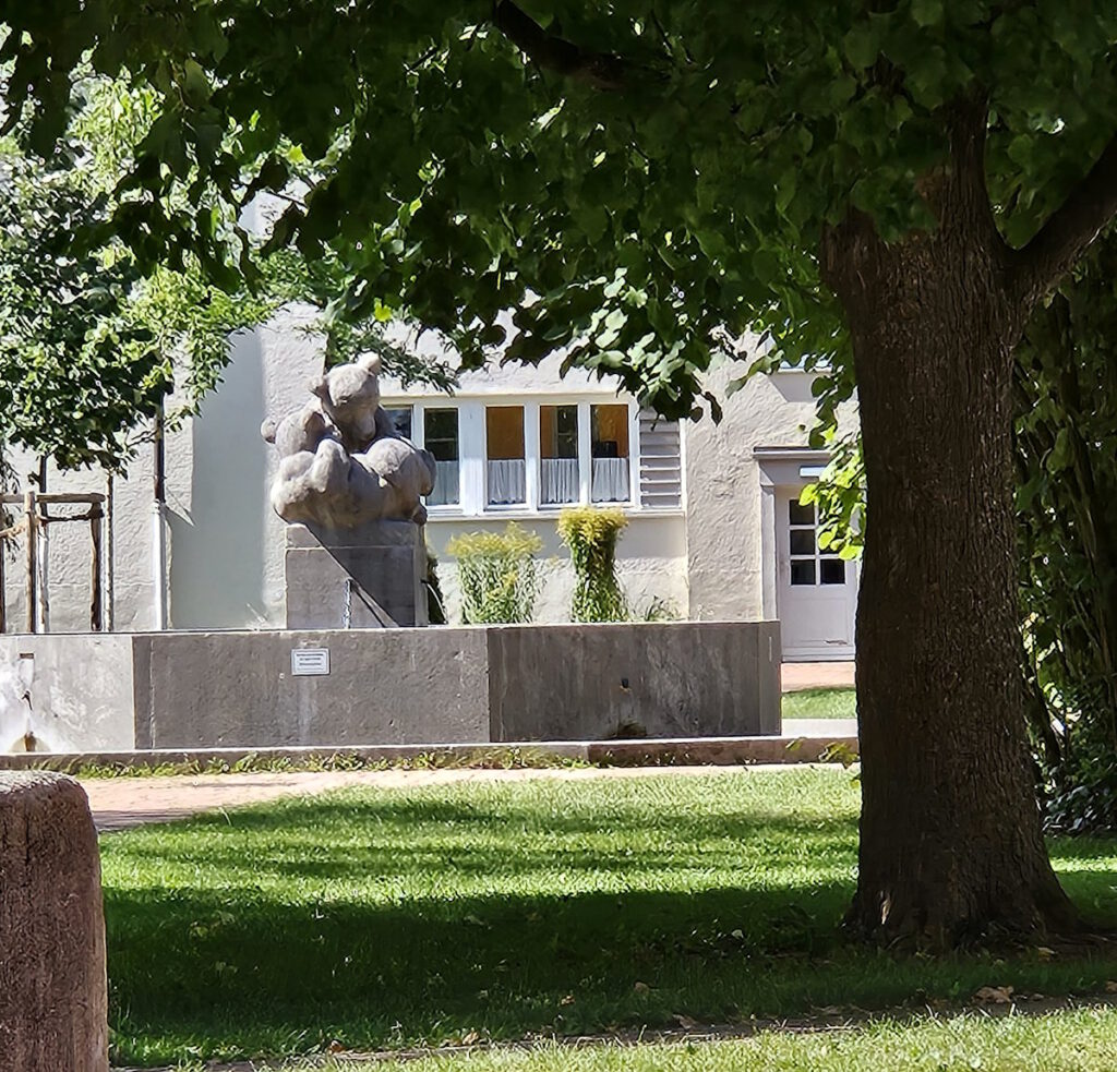 Hans Panzer Brunnen mit spielenden Bären