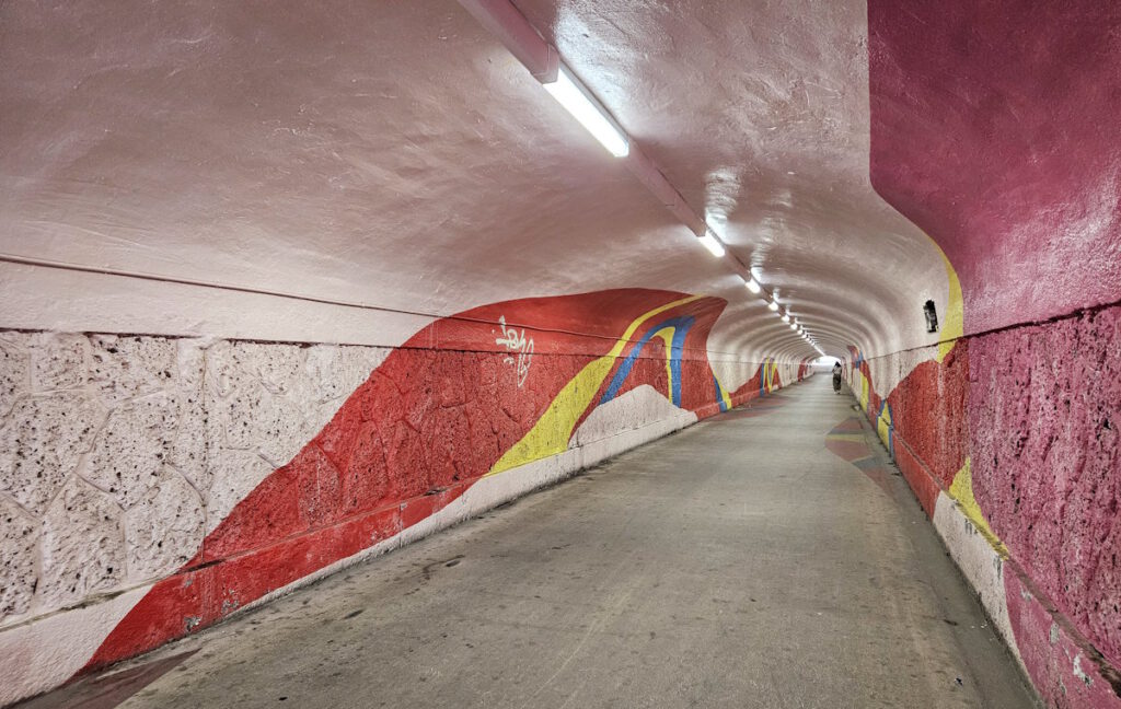 Tunnel für Radfahrer und Fußgänger Ostbahnhof