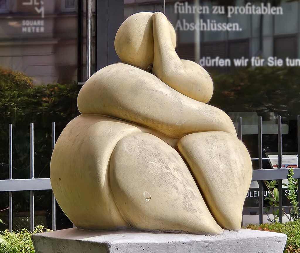 Skulptur Nymphenburger Straße 182 München