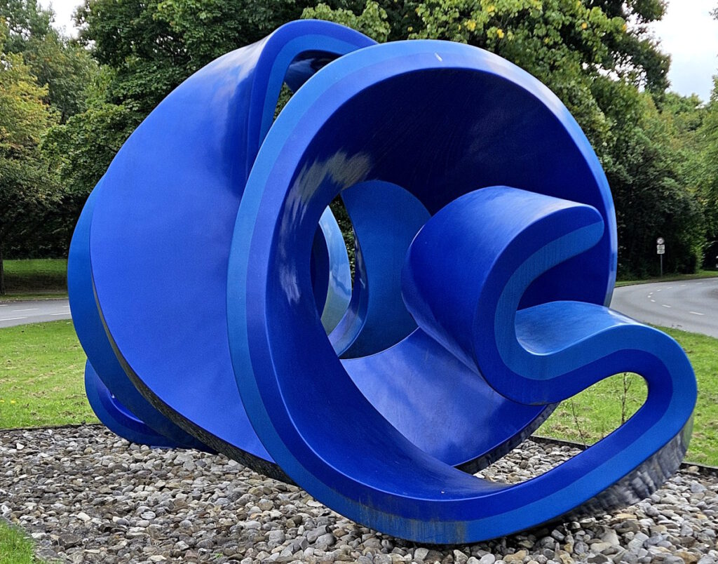 Louis Constantin: Blaue Spirale in Neuperlach