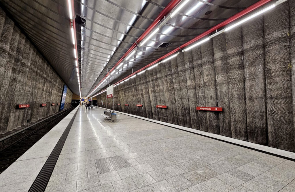 U-Bahnhof Mangfallplatz