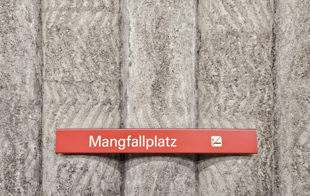 U-Bahnhof Mangfallplatz