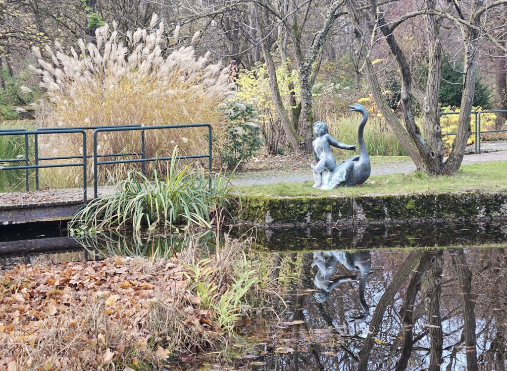 Lothar Dietz: Junge mit Schwan