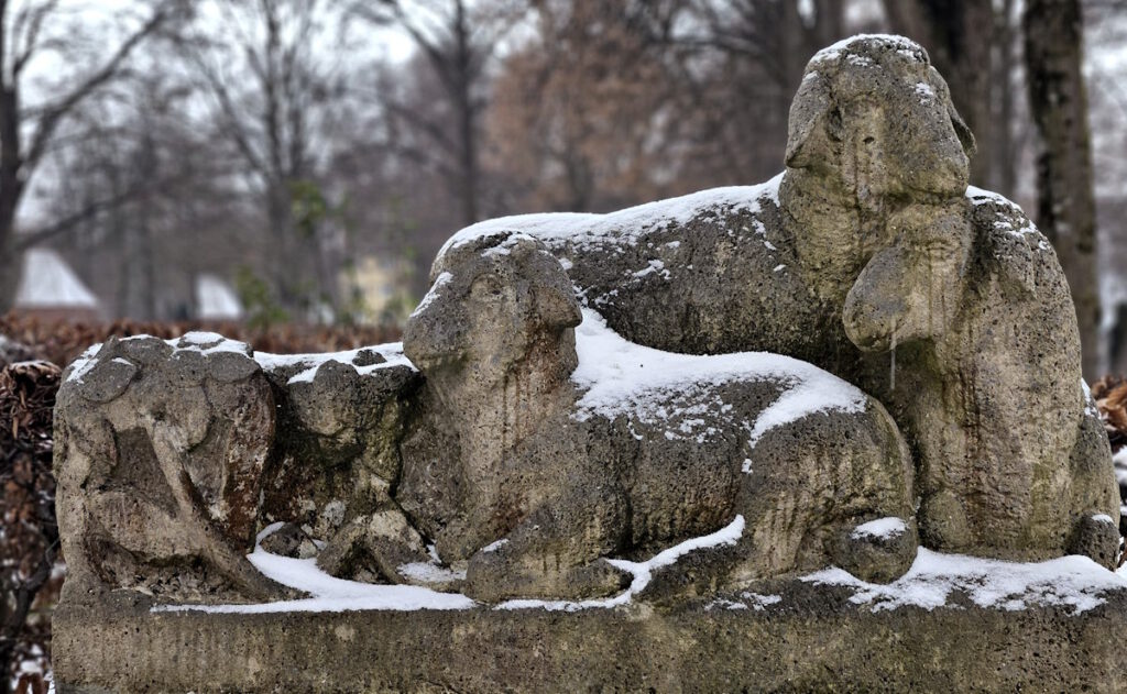 Nordfriedhof Brunnenfiguren