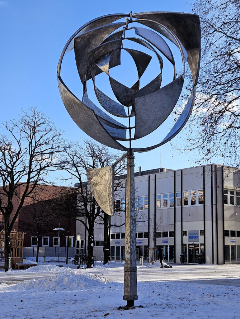 Raumspindel Space Churn in Neuperlach