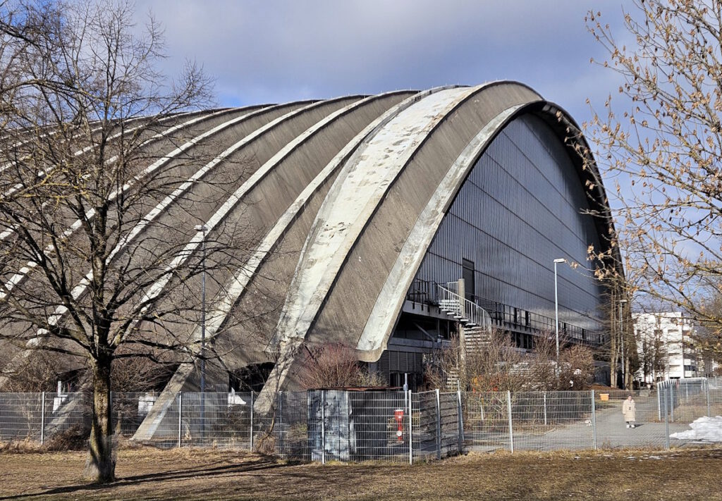 Ehemalige Paketposthalle in Neuhausen