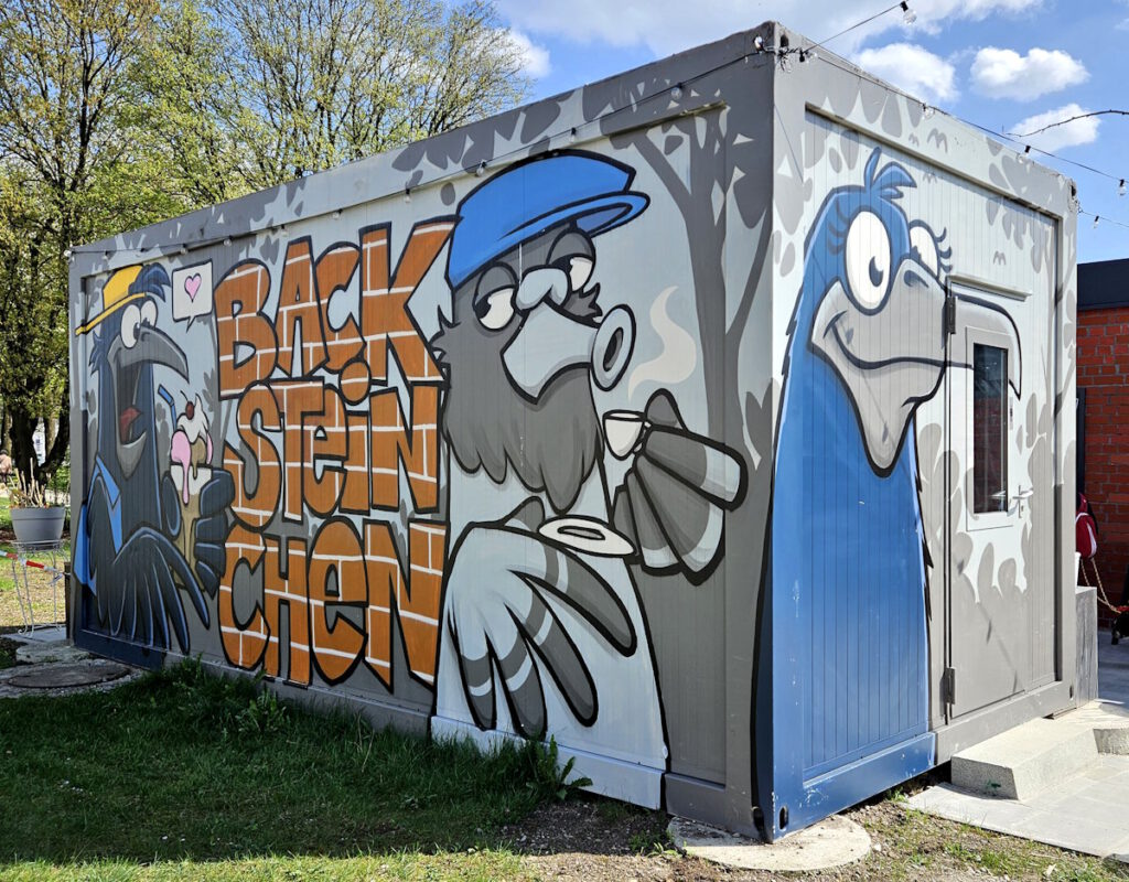 Backsteinchen am Luise-Kiesselbach-Platz