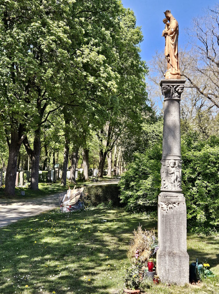 Minnie Goossens: Mariensäule 