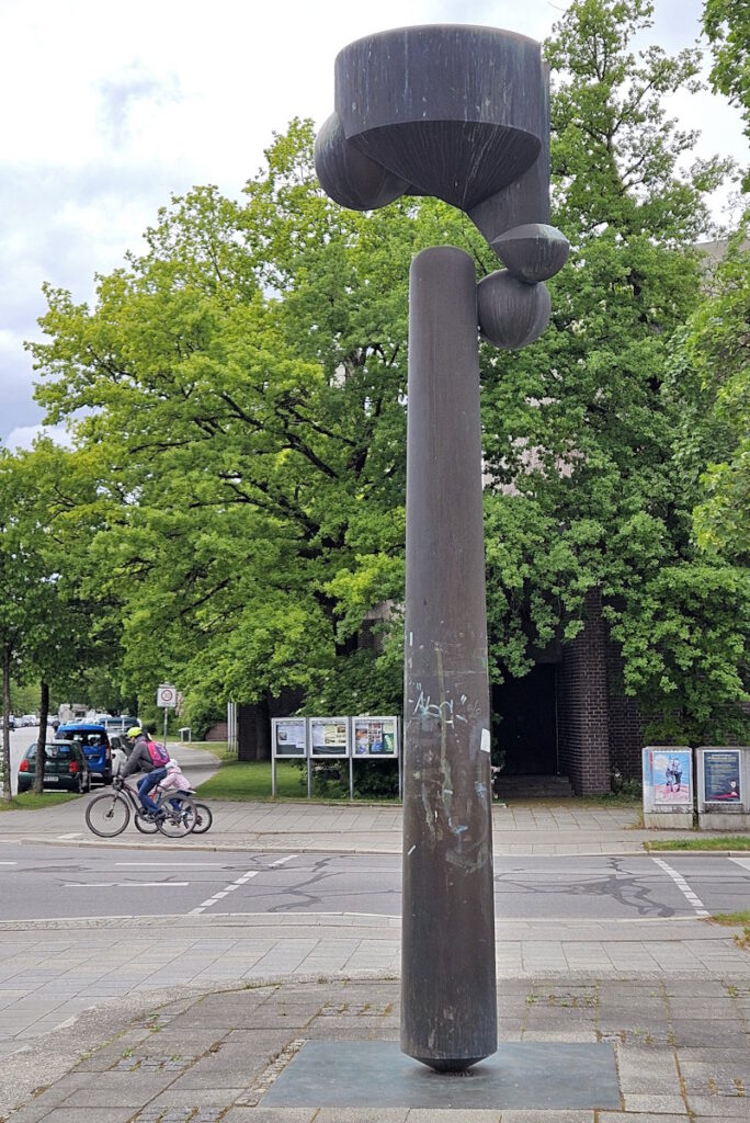 Fritz Koenig: Große Kore III