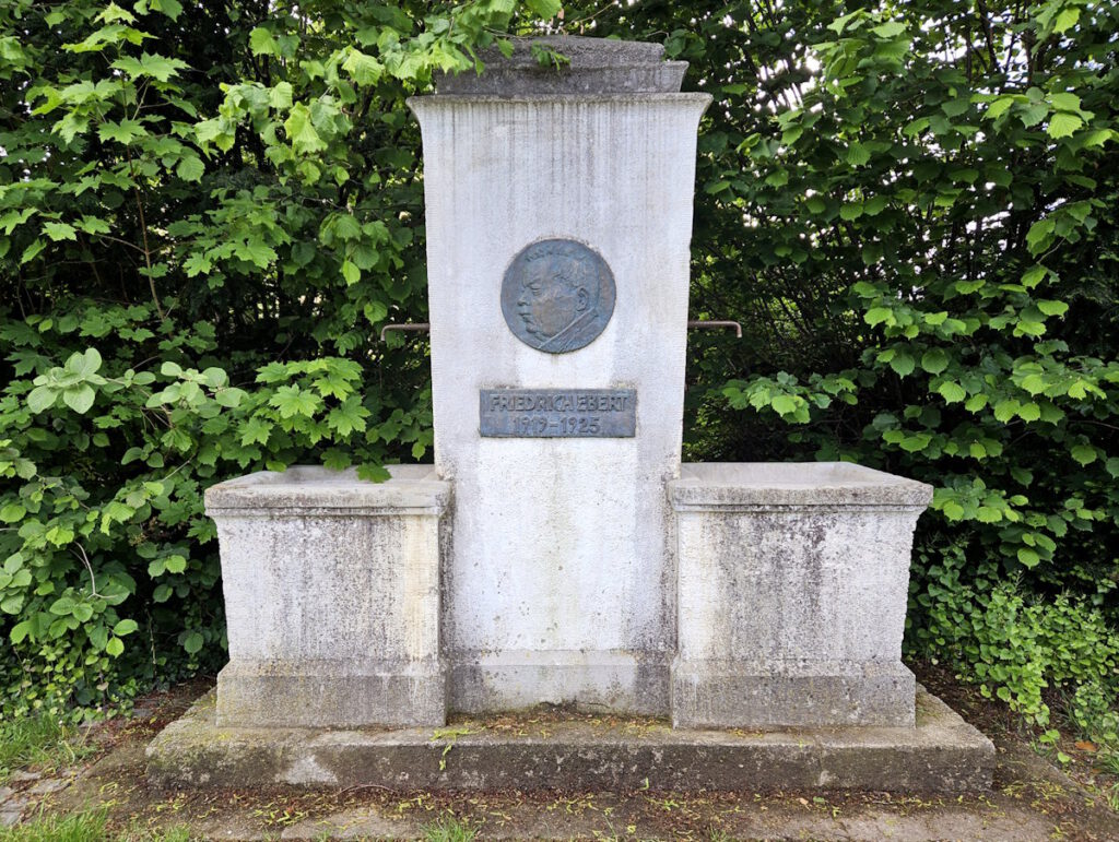 Friedrich-Ebert-Brunnen