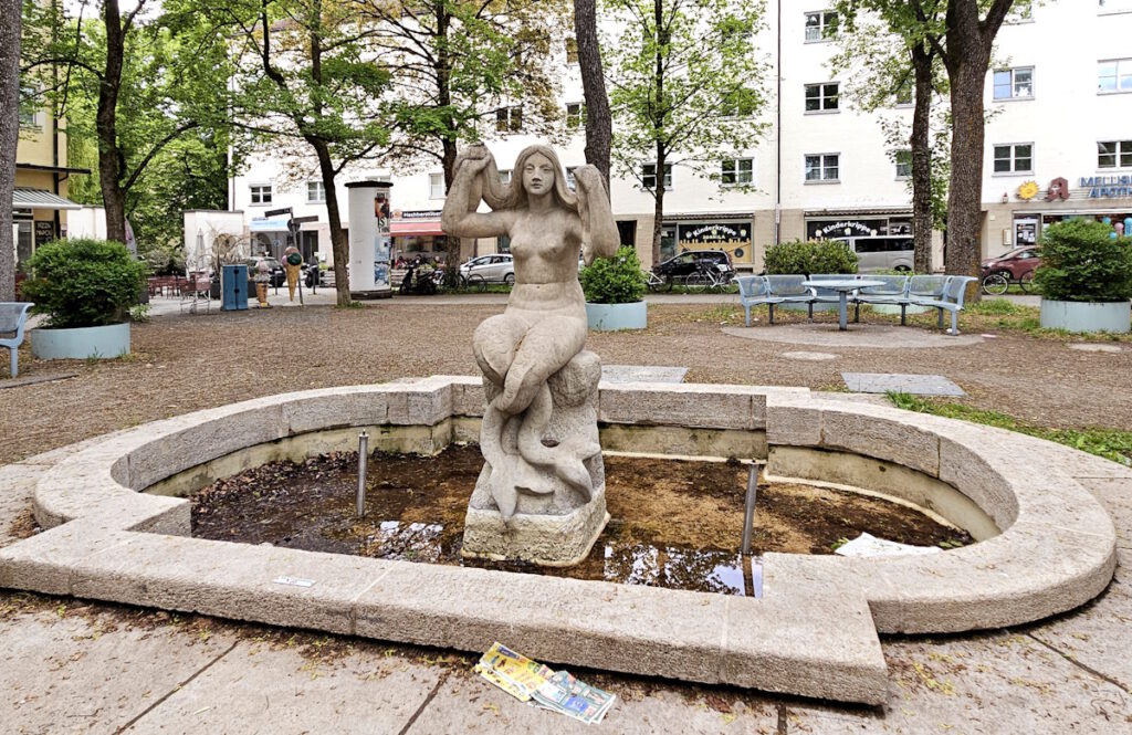 Melusinenbrunnen am Karl-Preis-Platz 