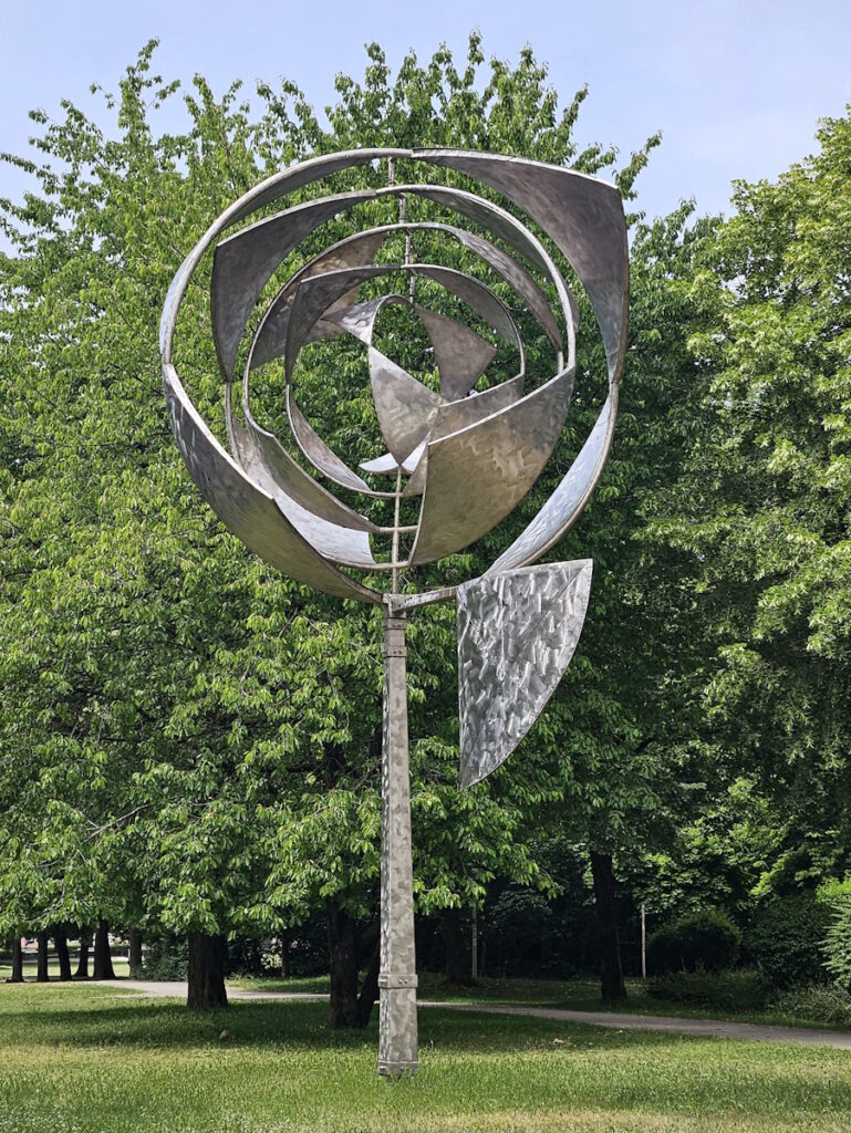 Raumspindel Space Churn in Neuperlach