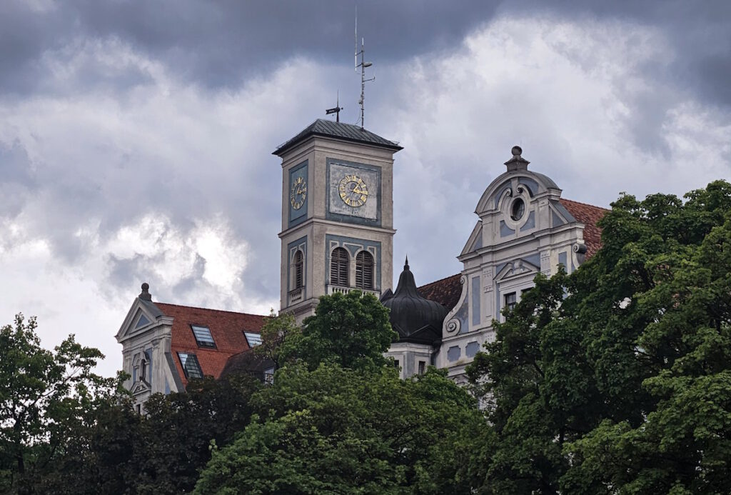 Mariahilfplatz: Landratsamt