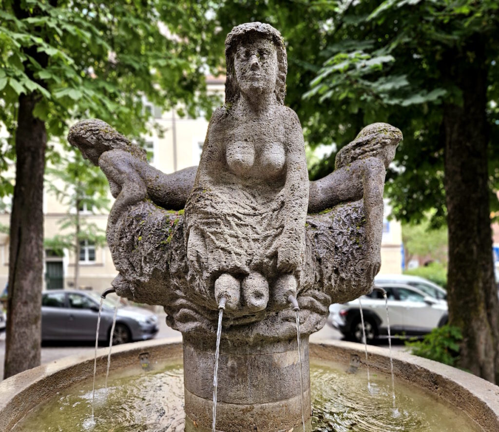 Nymphenbrunnen am Gollierplatz