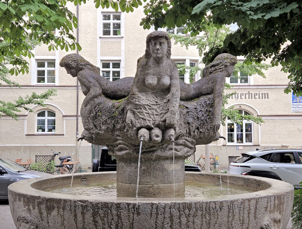 Nymphenbrunnen am Gollierplatz