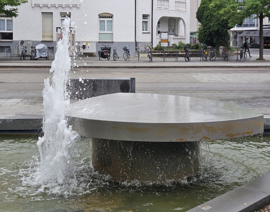 Stefan Eberstadt Ultramarin Brunnen