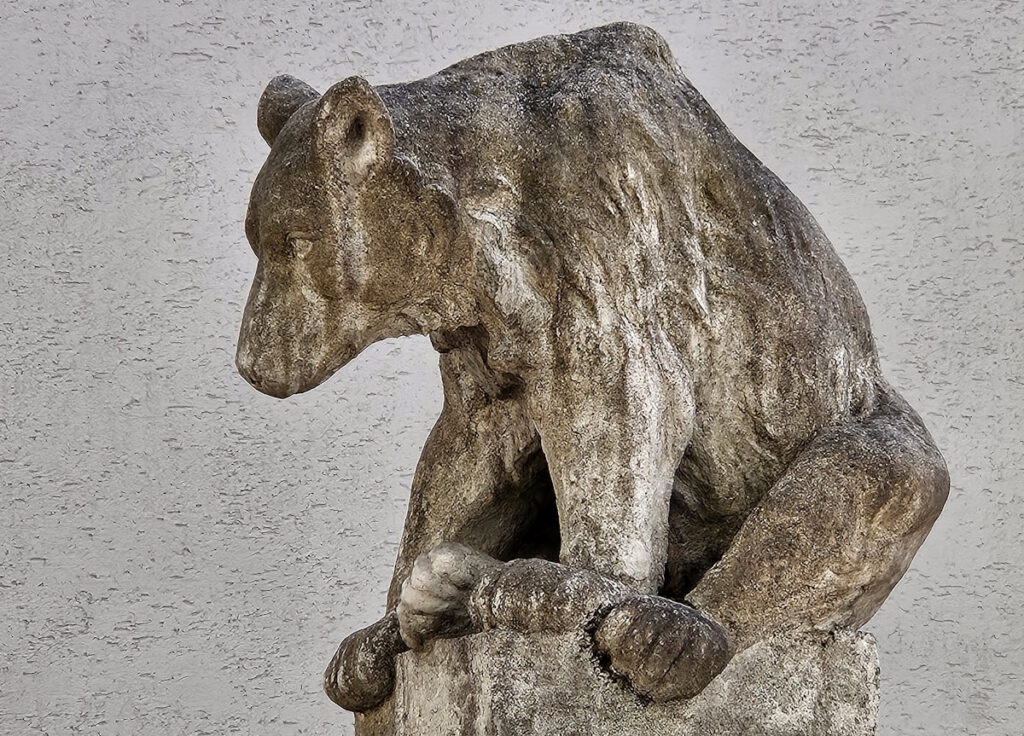 Bärenskulptur Fuetererstraße