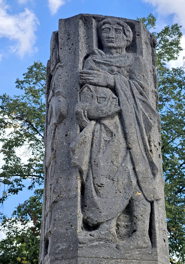 Karl Oppenrieder: Geschichtsbrunnen in Perlach