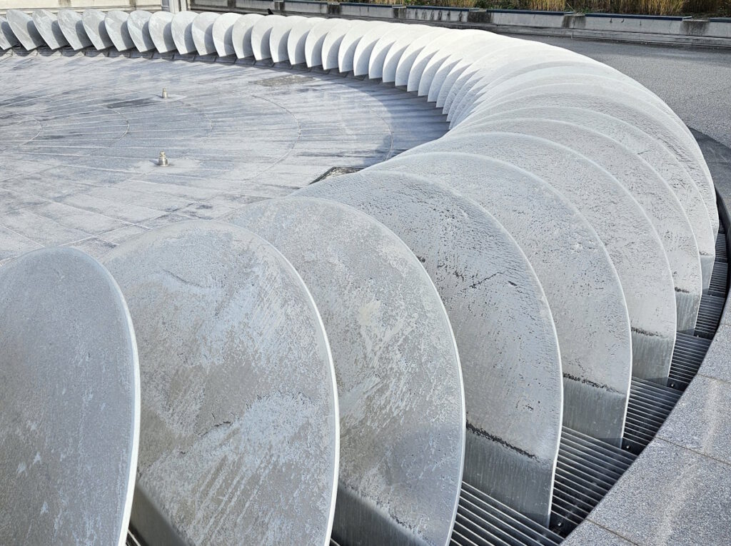 BMW Turbinenbrunnen Fritz Koenig