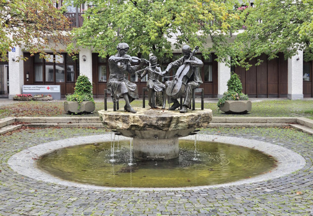 Ivo Krizan Drei-Generationen-Brunnen in Grünwald