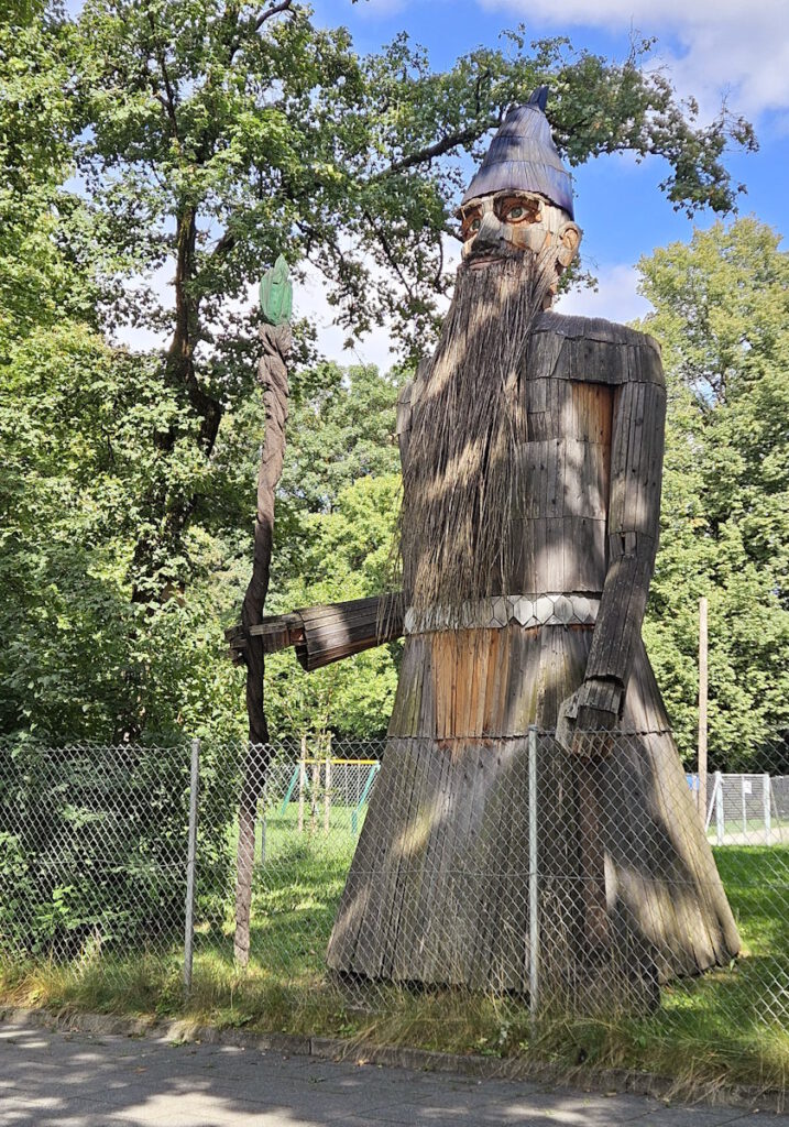 Laimer Jugendzentrum mit AbenteuerSpielPlatz