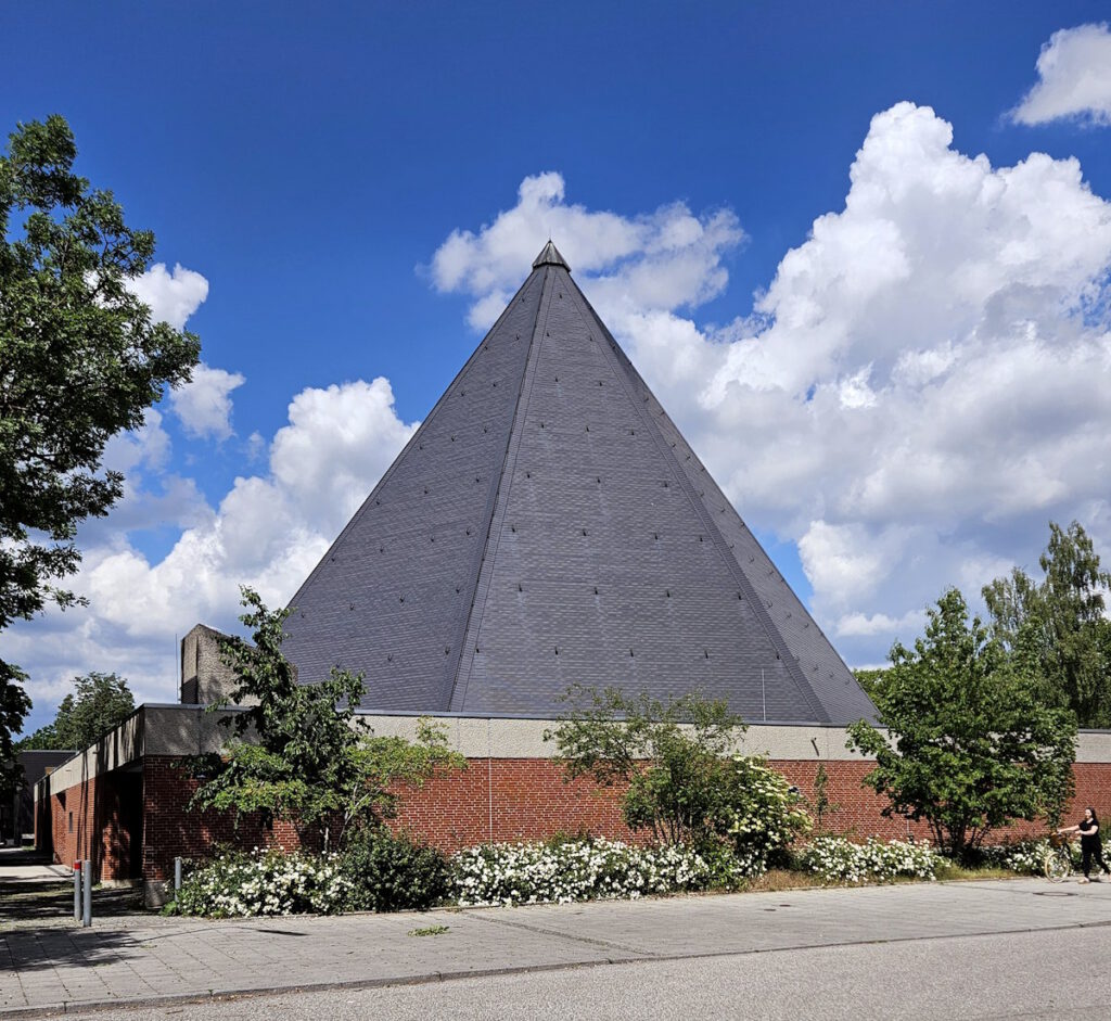 Kirche Mariä Sieben Schmerzen Hasenbergl