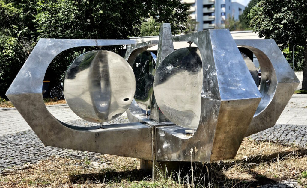Helmut Otto Schön: Anthony-Perkins-Brunnen