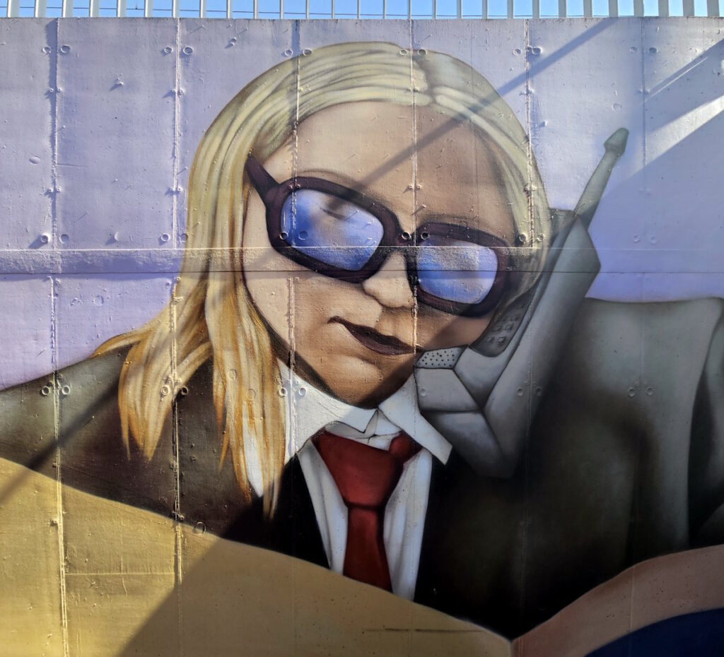 Streetart am Bahnhzof Lohhof