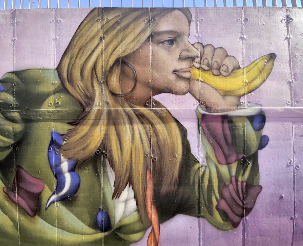 Streetart am Bahnhzof Lohhof