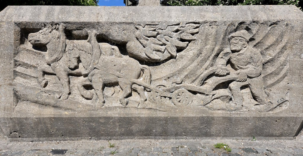 Karl Oppenrieder: Geschichtsbrunnen in Perlach
