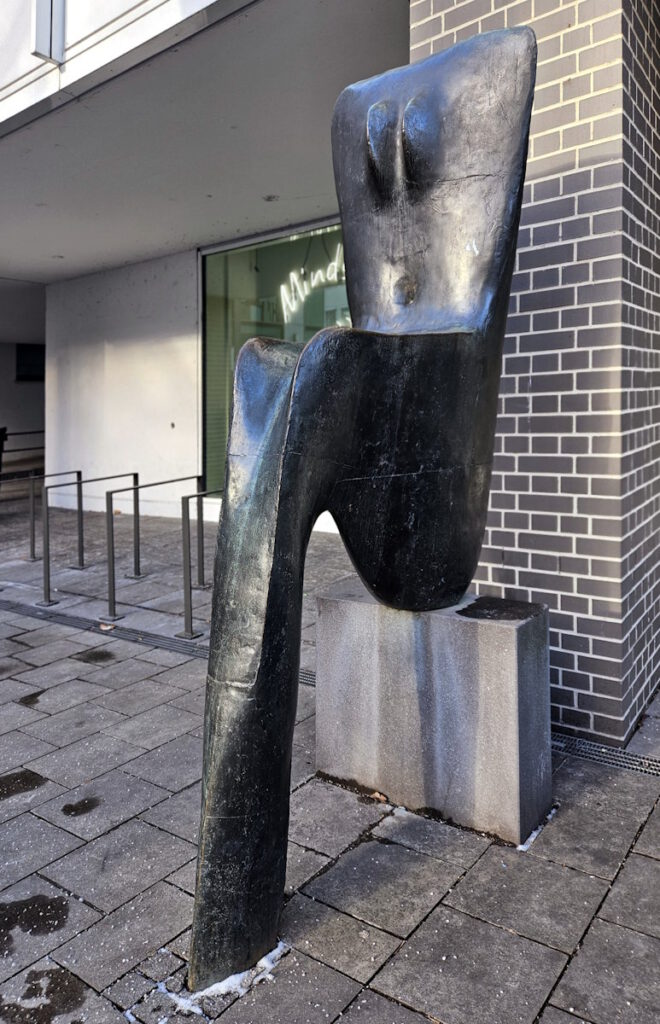 Lothar Fischer Großer sitzender weiblicher Torso