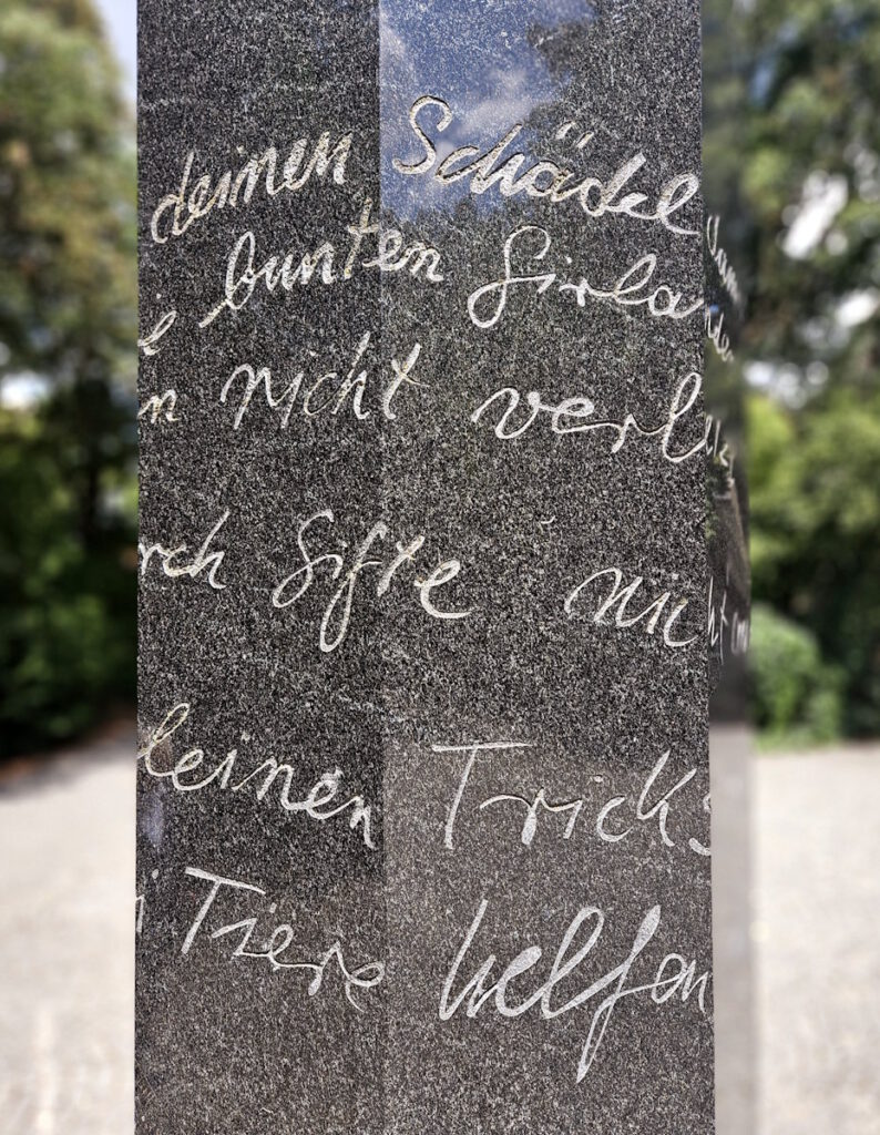 Leo Kornbrust: Textsäule