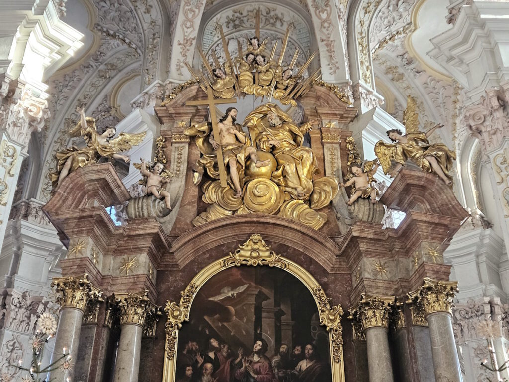 Heilig-Geist-Kirche Hauptaltar