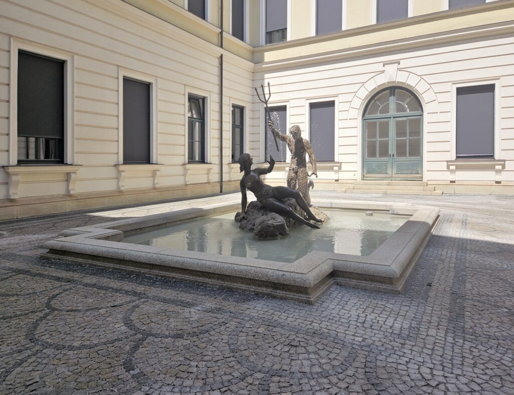 Ernst Andreas Rauch Isarnixen-Brunnen