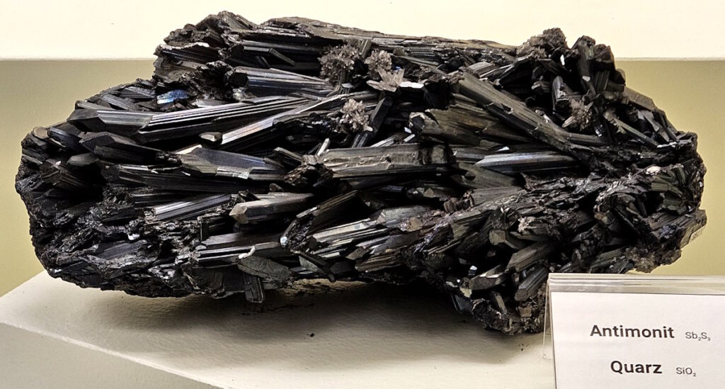 Antimonit, Quarz