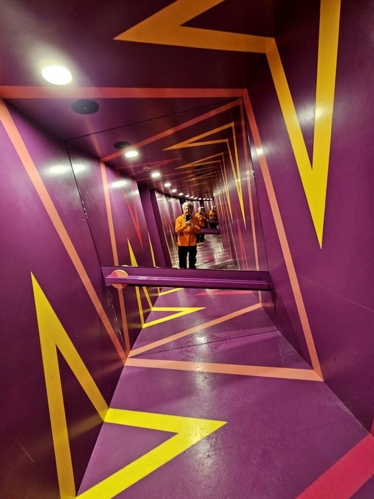 Wege durchs WOW-Museum