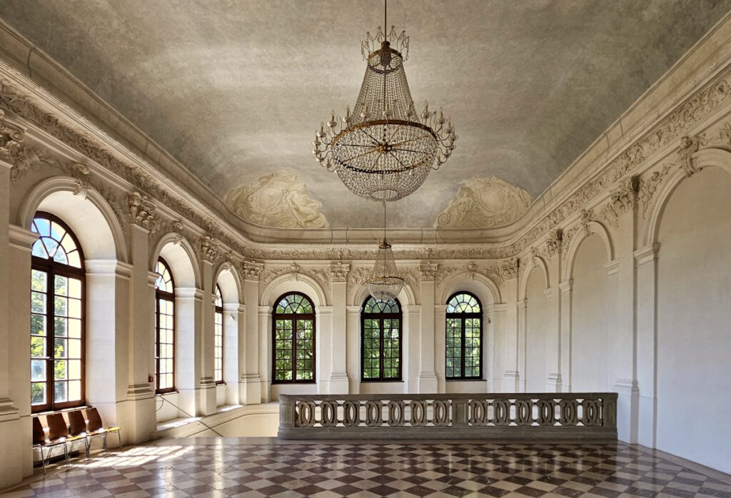 Treppenhaus im Schloss Dachau